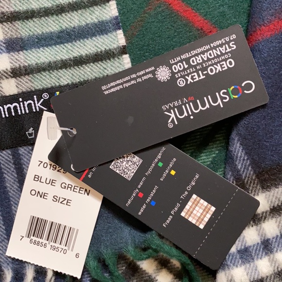 Winter scarf Cashmink unisex green blue white red plaid with fringe. - Picture 2 of 4